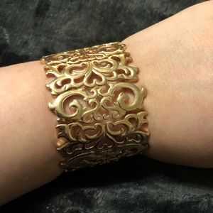 Gold toned stretch bracelet